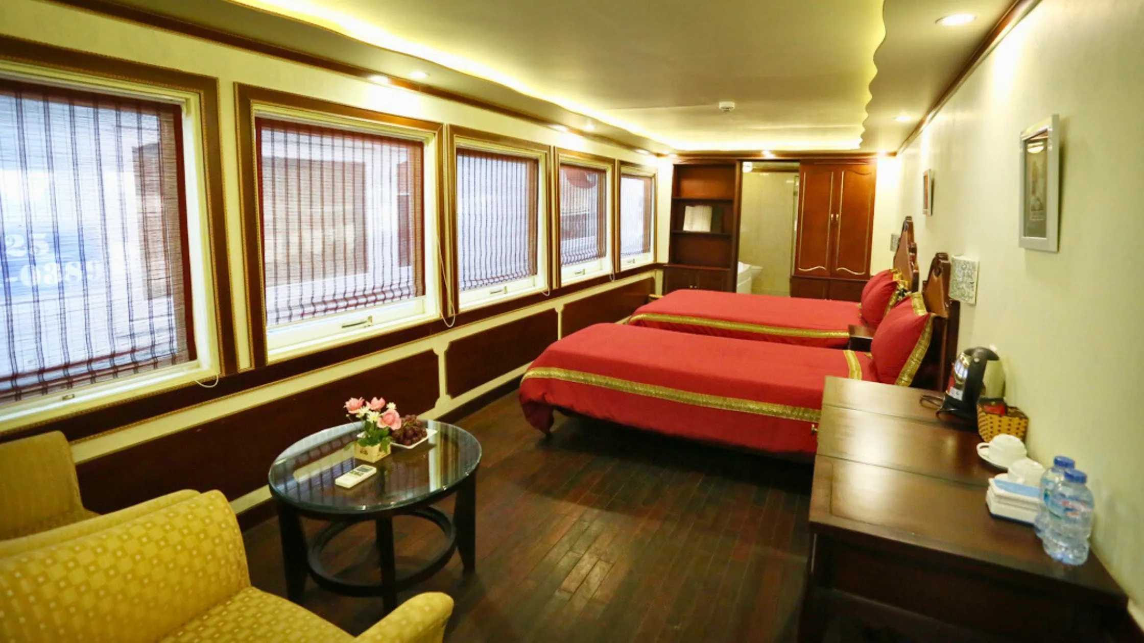 Blog: What is it like to take a cruise trip in Bai Tu Long Bay?