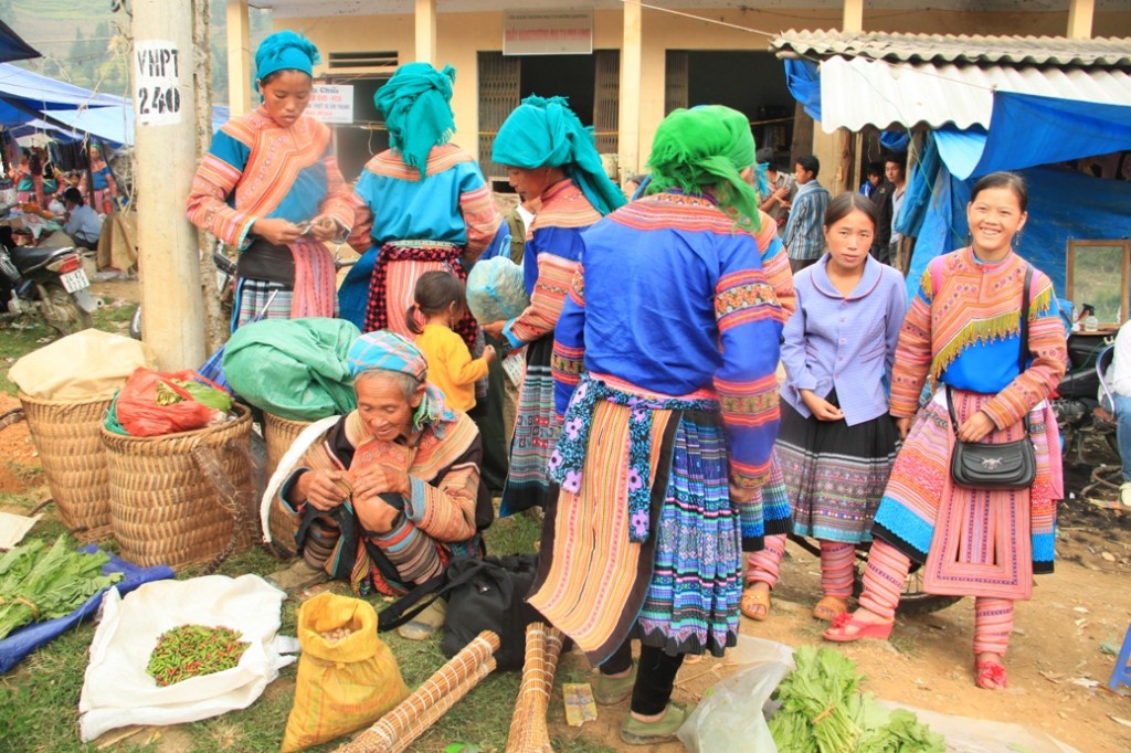 An Ultimate Guide To Souvenir Shopping In Vietnam (Part 1) cho Pha Long