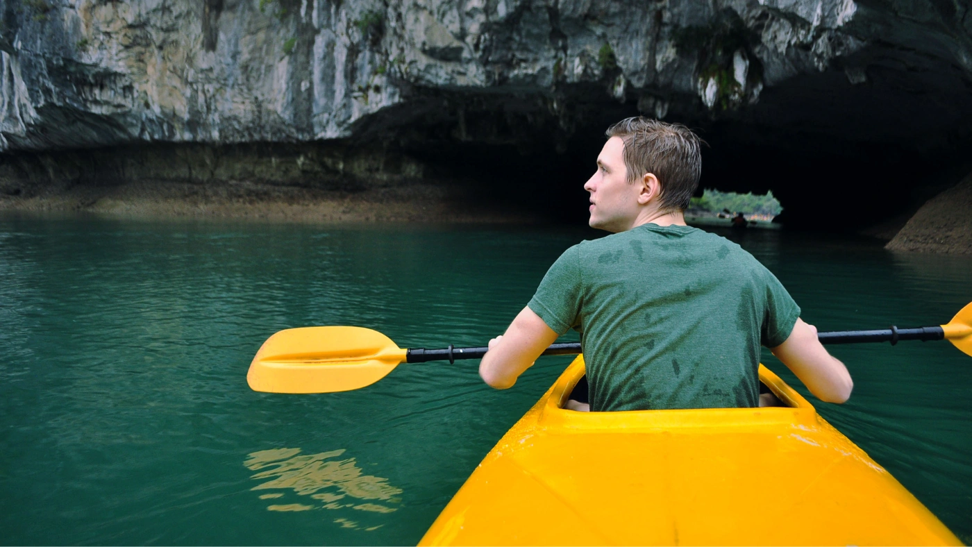 vietnam-halong-kayak
